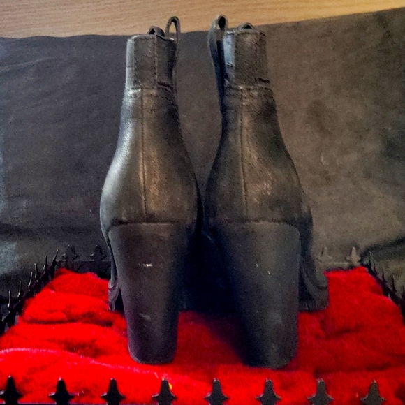 Black booties, guess, fashion, designer, travel, casual, party, women - Picture 4 of 8